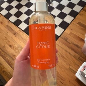 Clarins Tonic Citrus Foaming Gel - Vibrant Orange